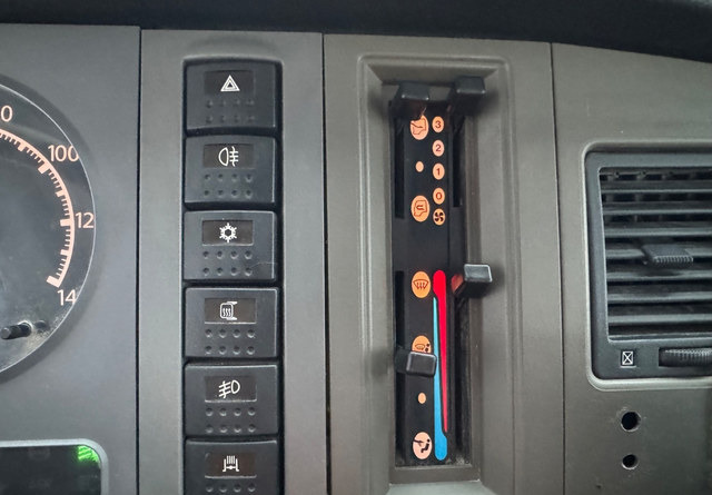 Camión multibasculante NissanAtleon