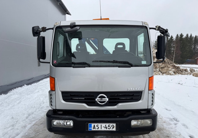 Camión multibasculante NissanAtleon