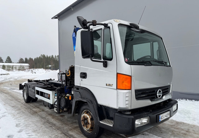 Camión multibasculante NissanAtleon