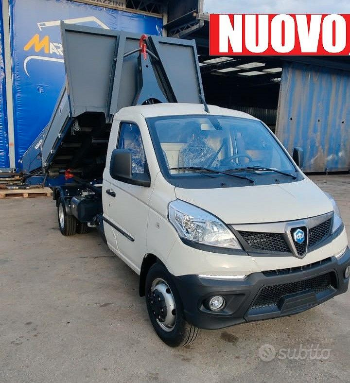 Camión multibasculante Piaggio PORTER Nuovo Patente B CON SCARRABILE