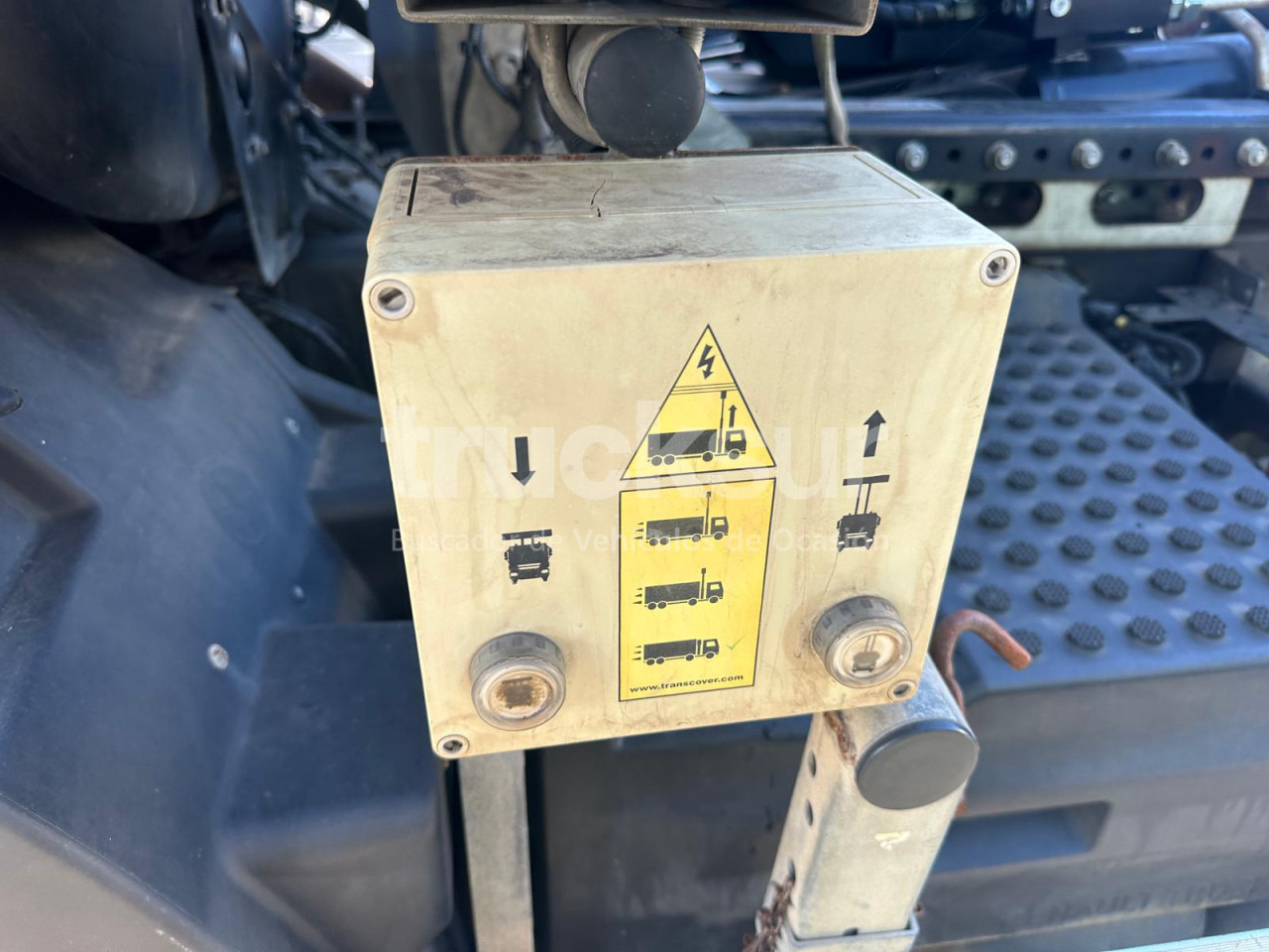 Camión multibasculante RENAULT C430.26 6X2