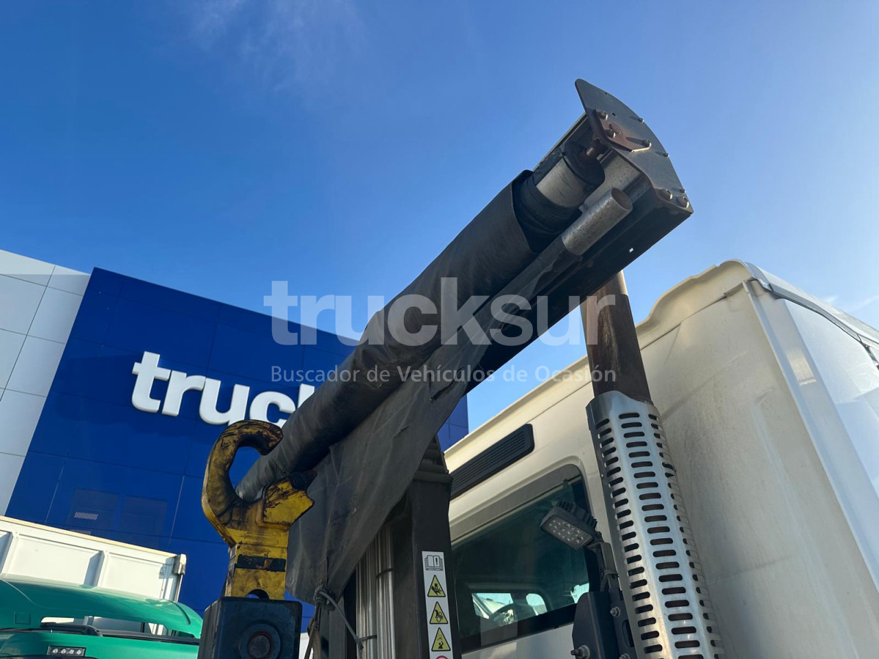 Camión multibasculante RENAULT C430.26 6X2