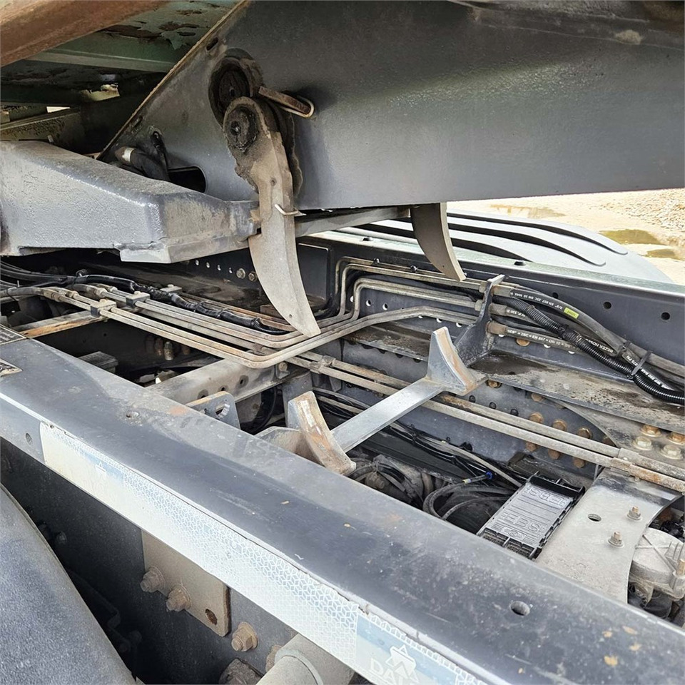Camión multibasculante Renault D 26 Wide