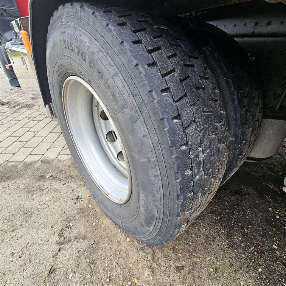 Camión multibasculante Renault D 26 Wide