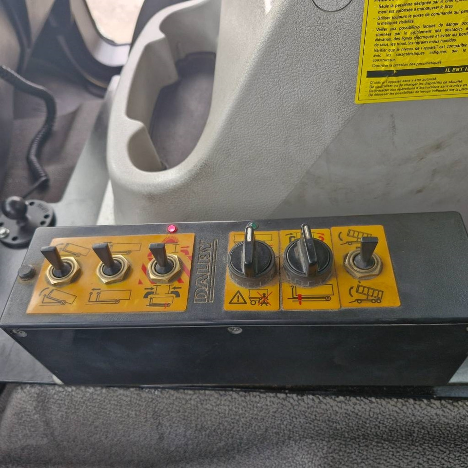 Camión multibasculante Renault D Wide 380