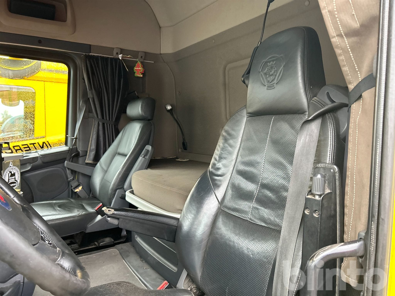 Camión multibasculante SCANIA