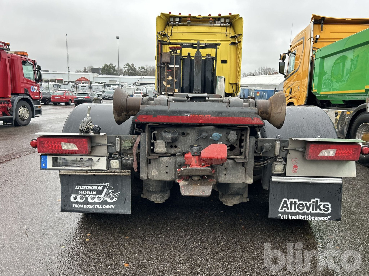 Camión multibasculante SCANIA