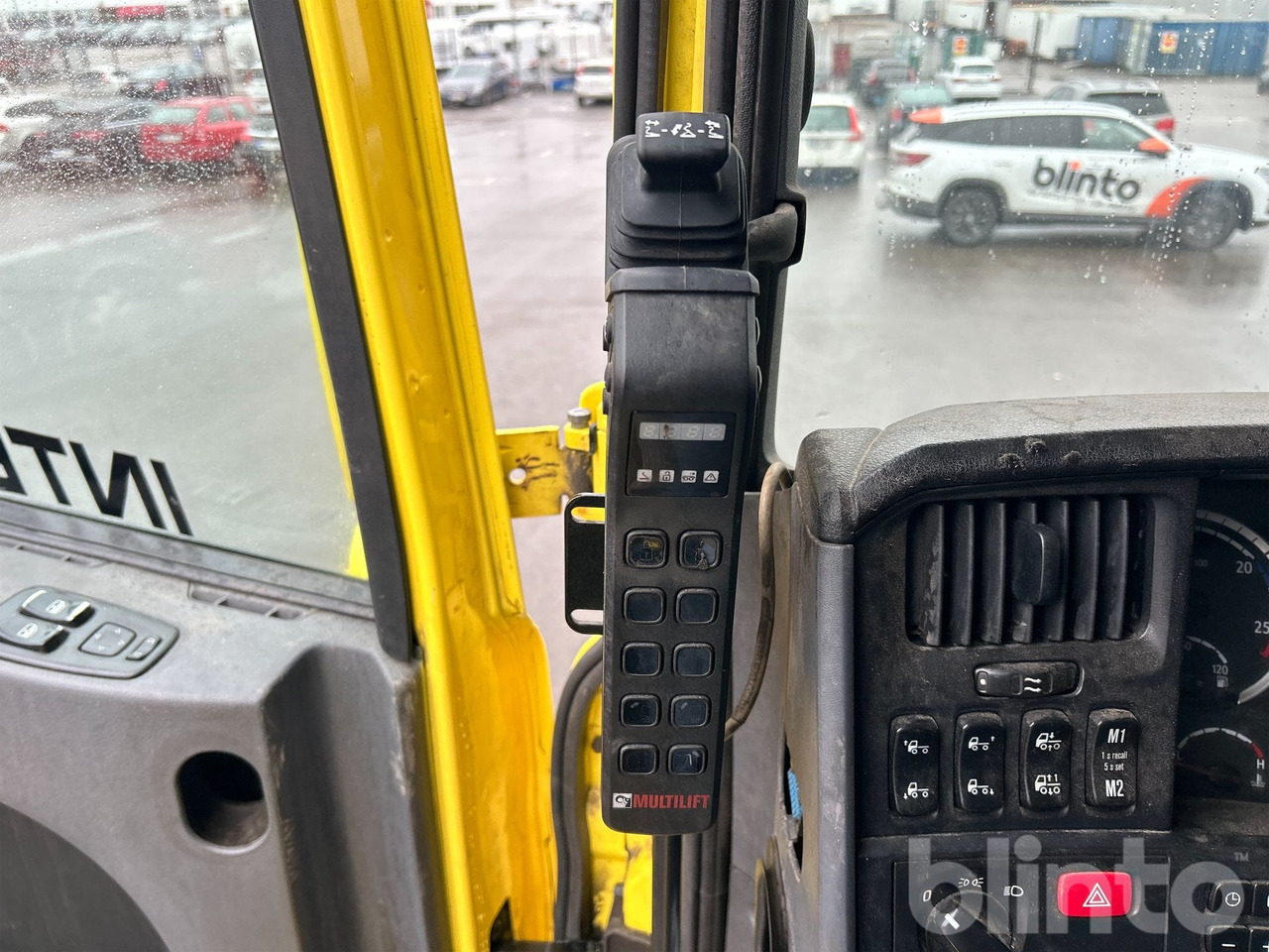 Camión multibasculante SCANIA