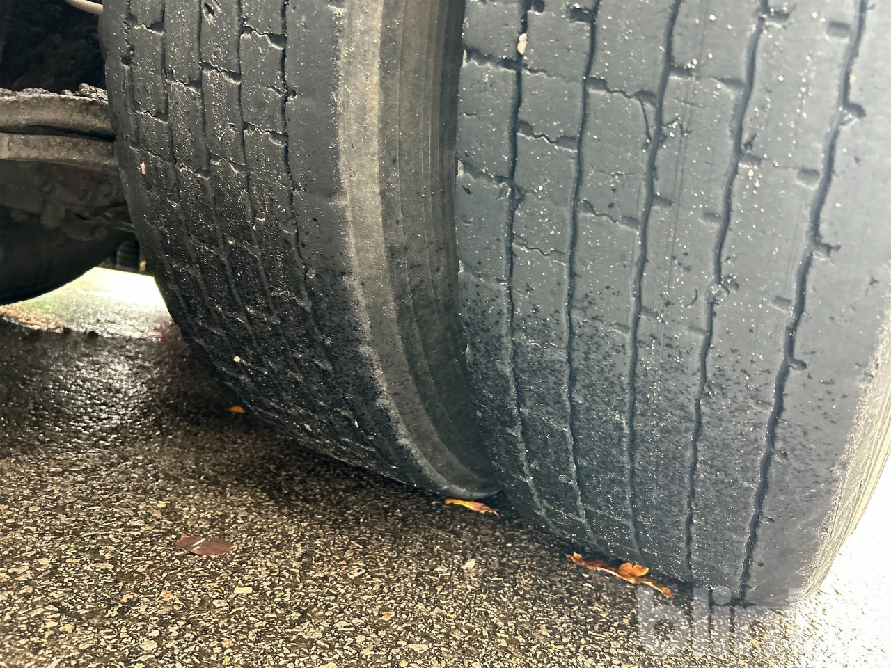 Camión multibasculante SCANIA