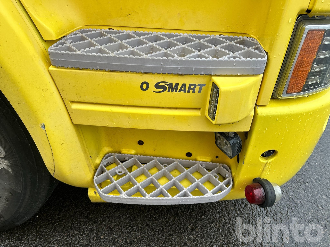 Camión multibasculante SCANIA