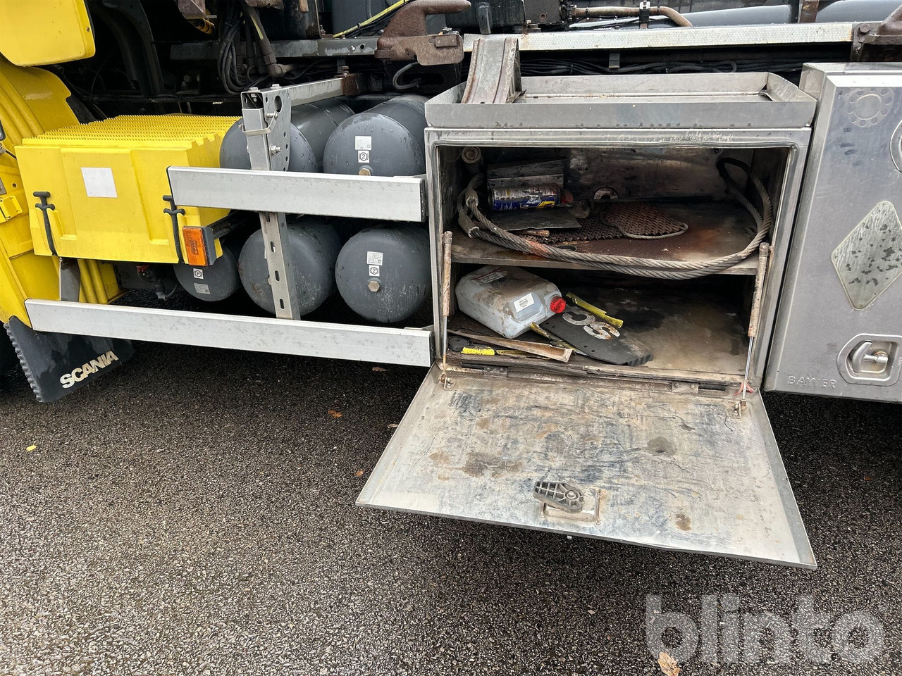 Camión multibasculante SCANIA