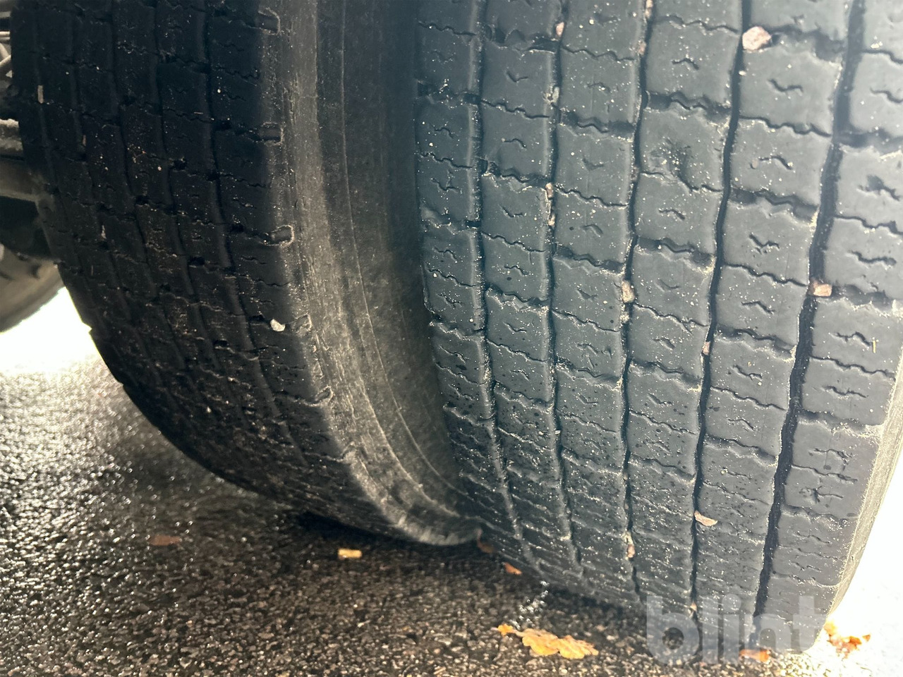 Camión multibasculante SCANIA