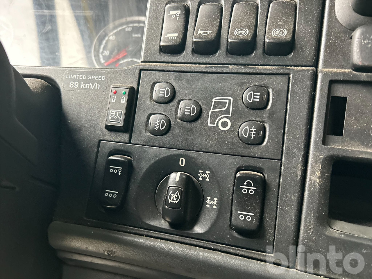 Camión multibasculante SCANIA