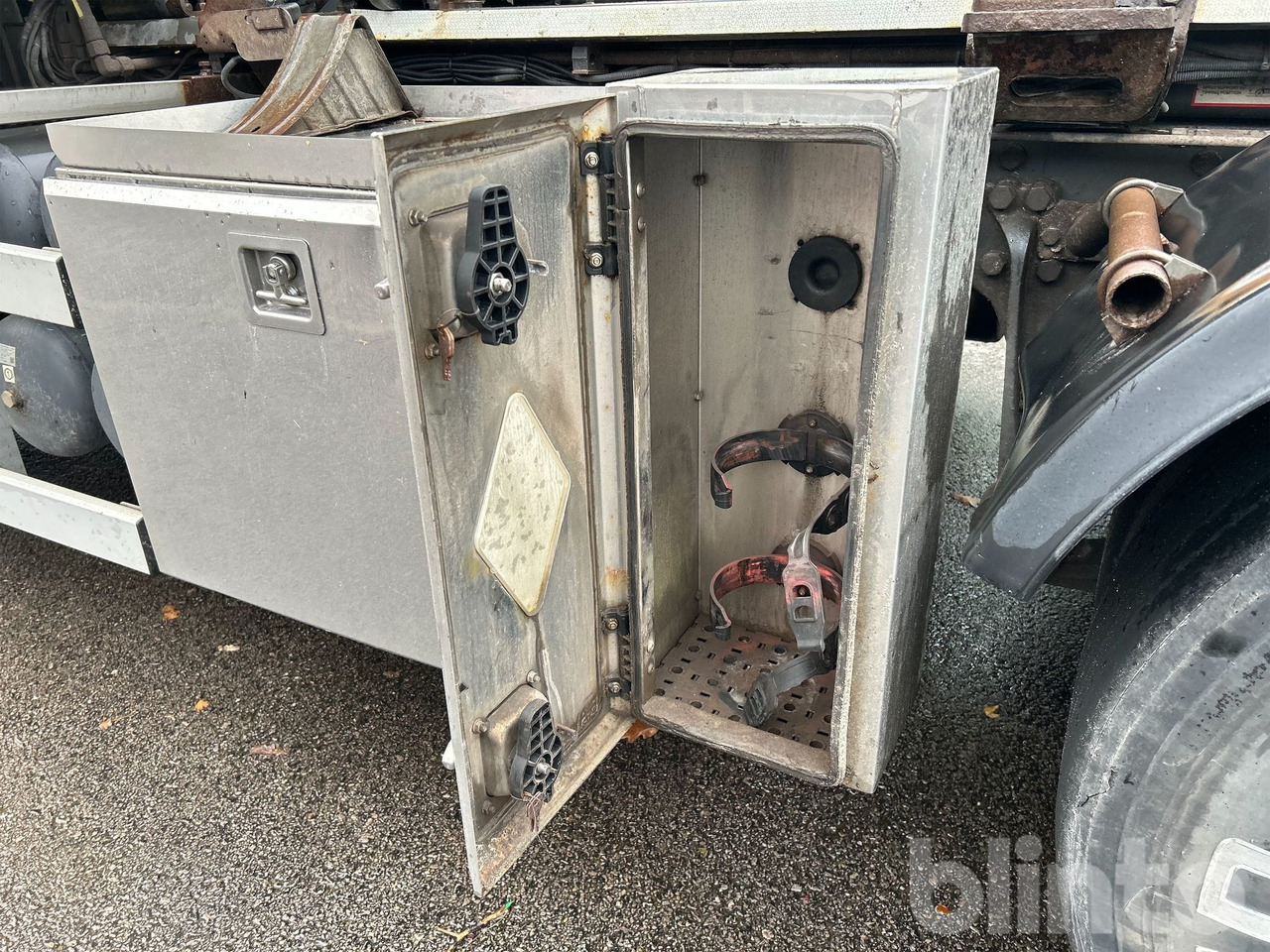 Camión multibasculante SCANIA