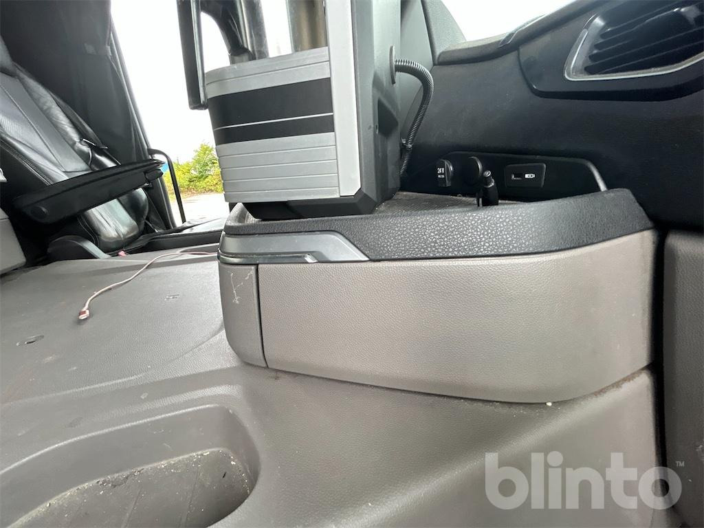 Camión multibasculante SCANIA