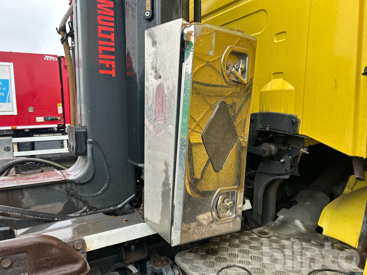 Camión multibasculante SCANIA