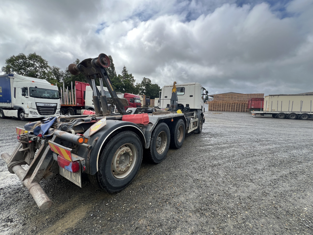 Camión multibasculante SCANIA 8x4