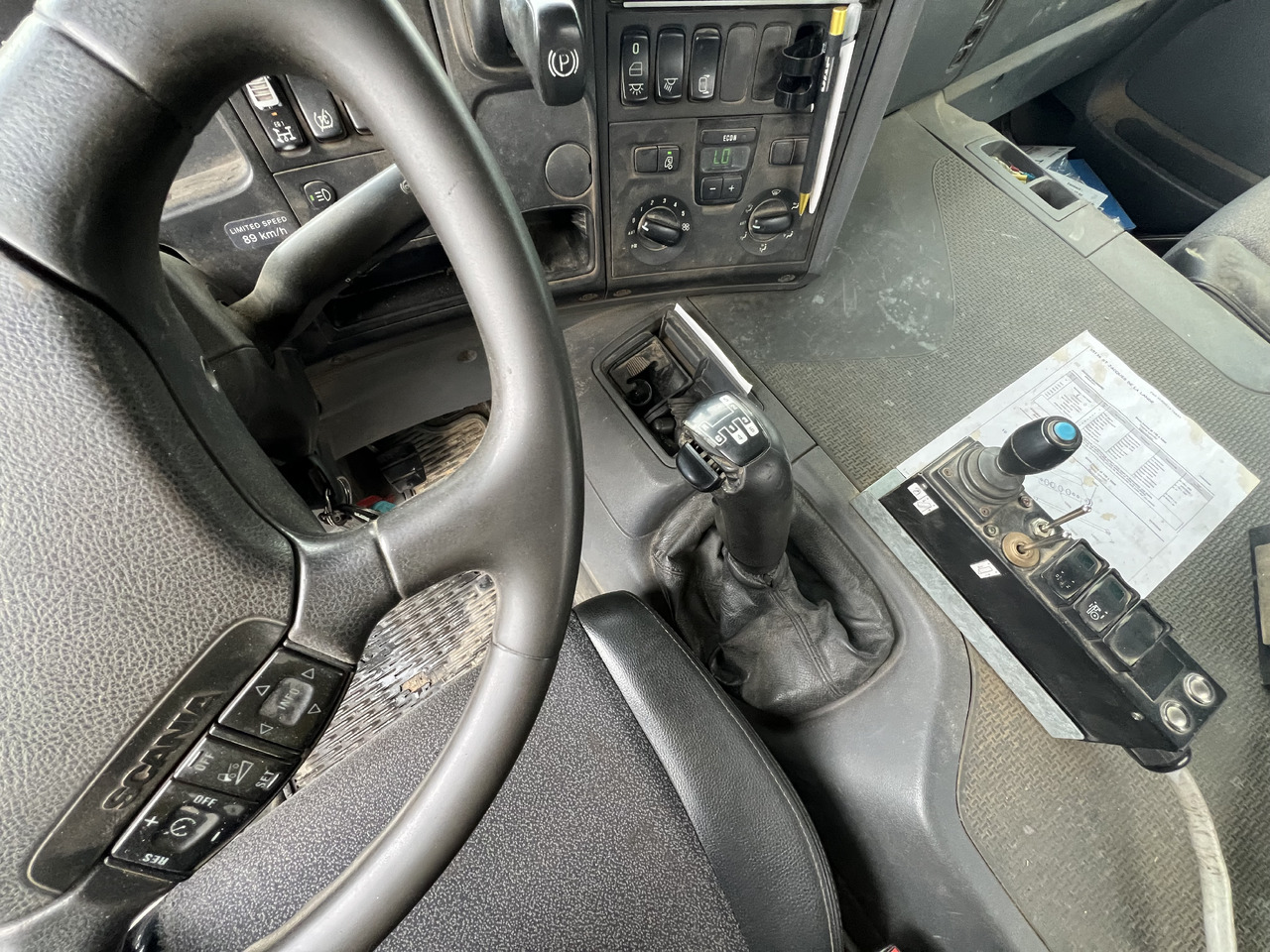 Camión multibasculante SCANIA 8x4