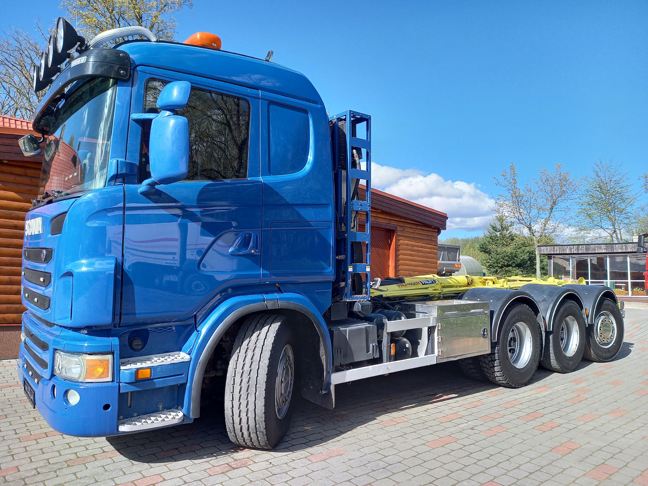 Camión multibasculante SCANIA G440, 8x4, GROSS WEIGHT 36000 KG.