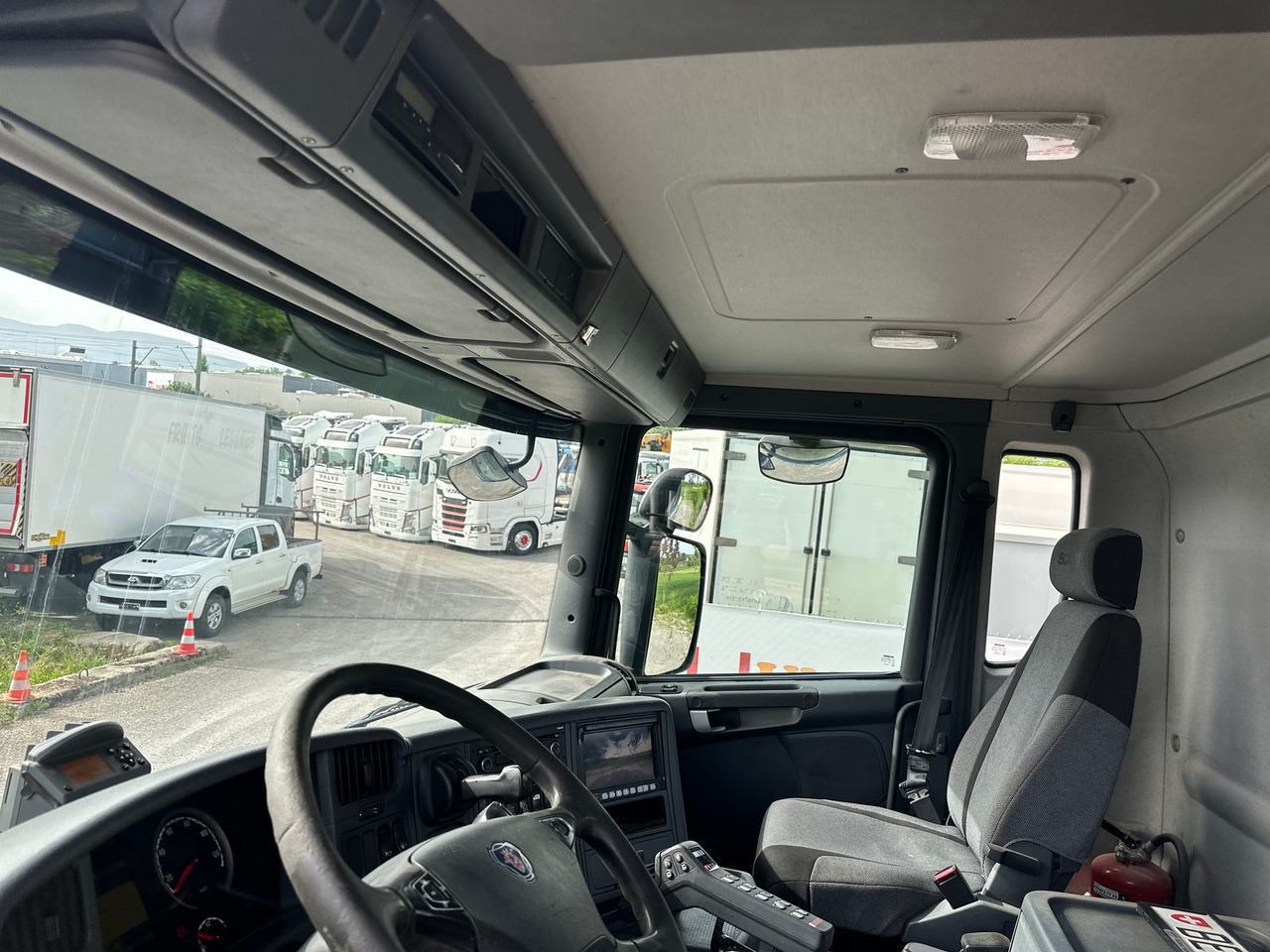 Camión multibasculante SCANIA G450 8x4 Abrollkipper