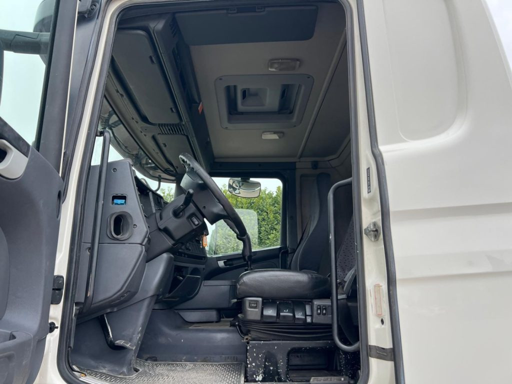 Camión multibasculante SCANIA R380 SCARRABILE