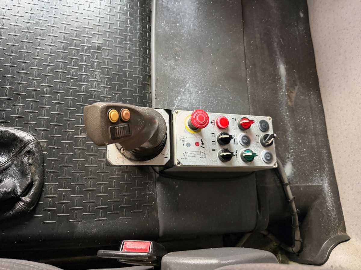 Camión multibasculante SCANIA R440 CB 8x4