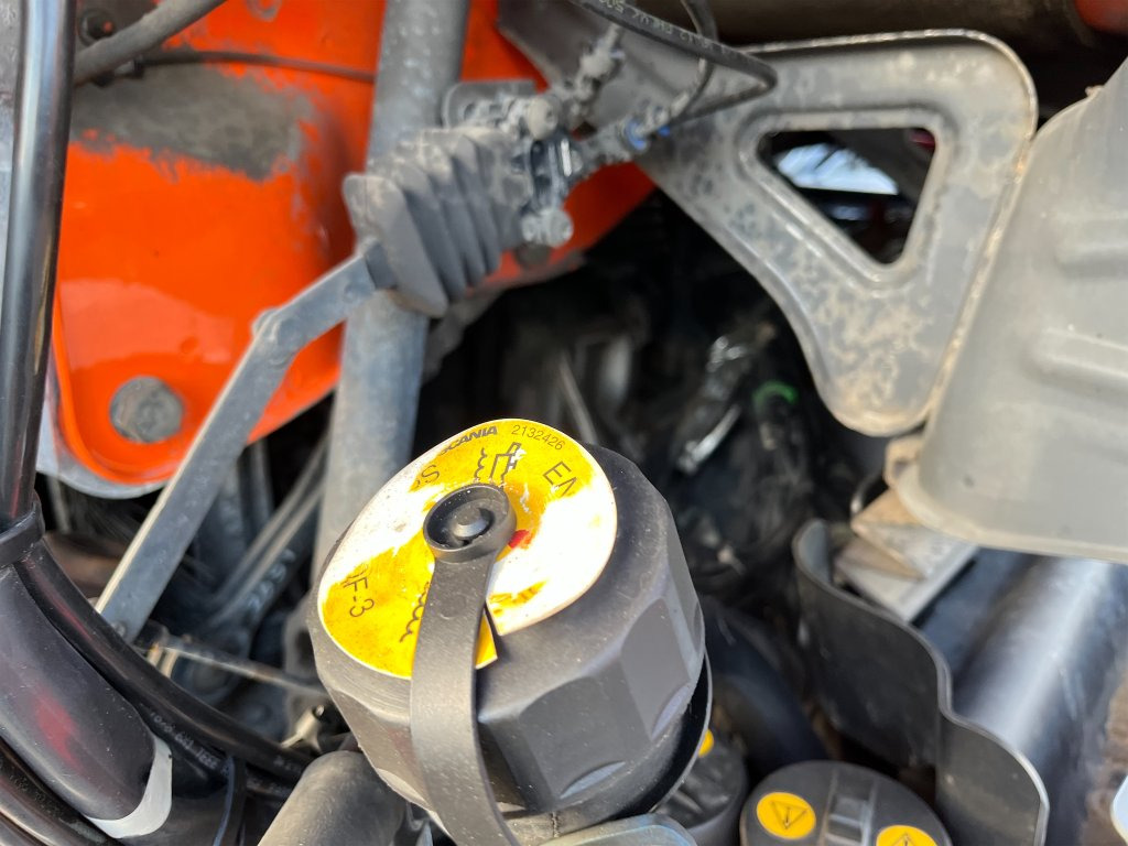 Camión multibasculante SCANIA R490LB6x2*4