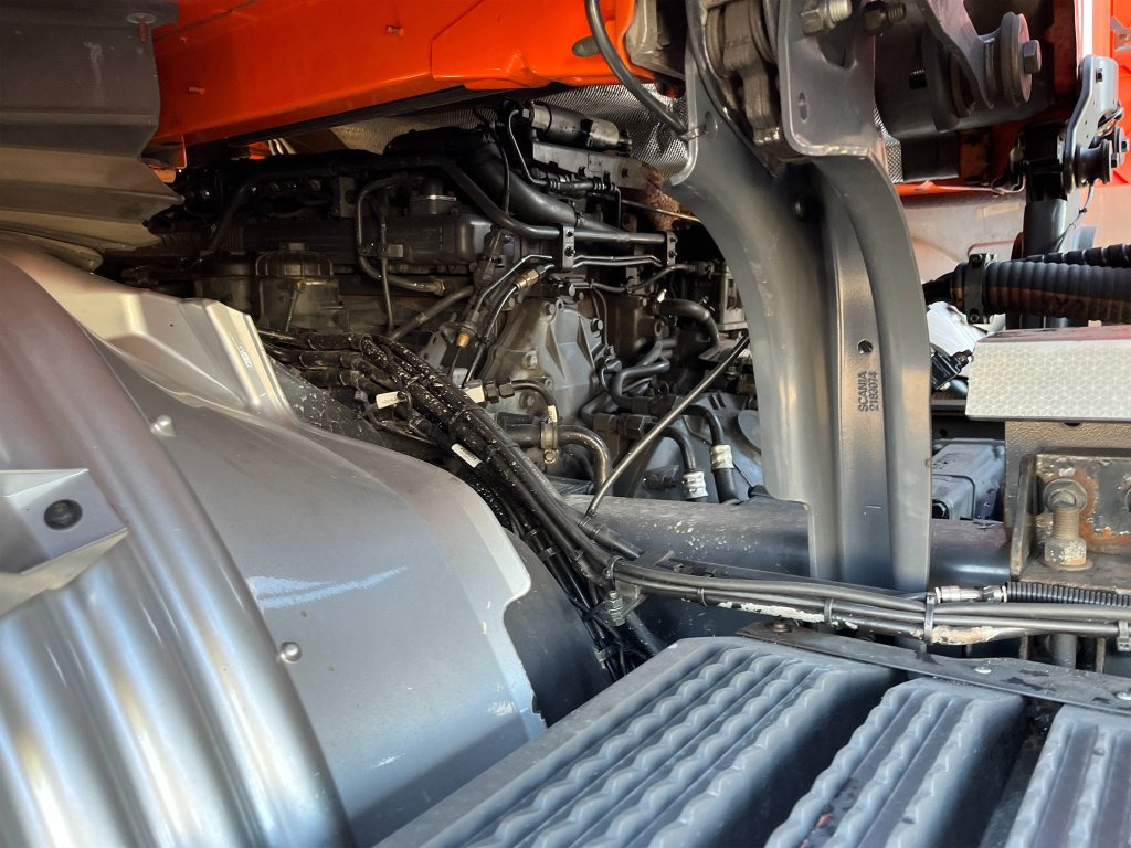 Camión multibasculante SCANIA R490LB6x2*4