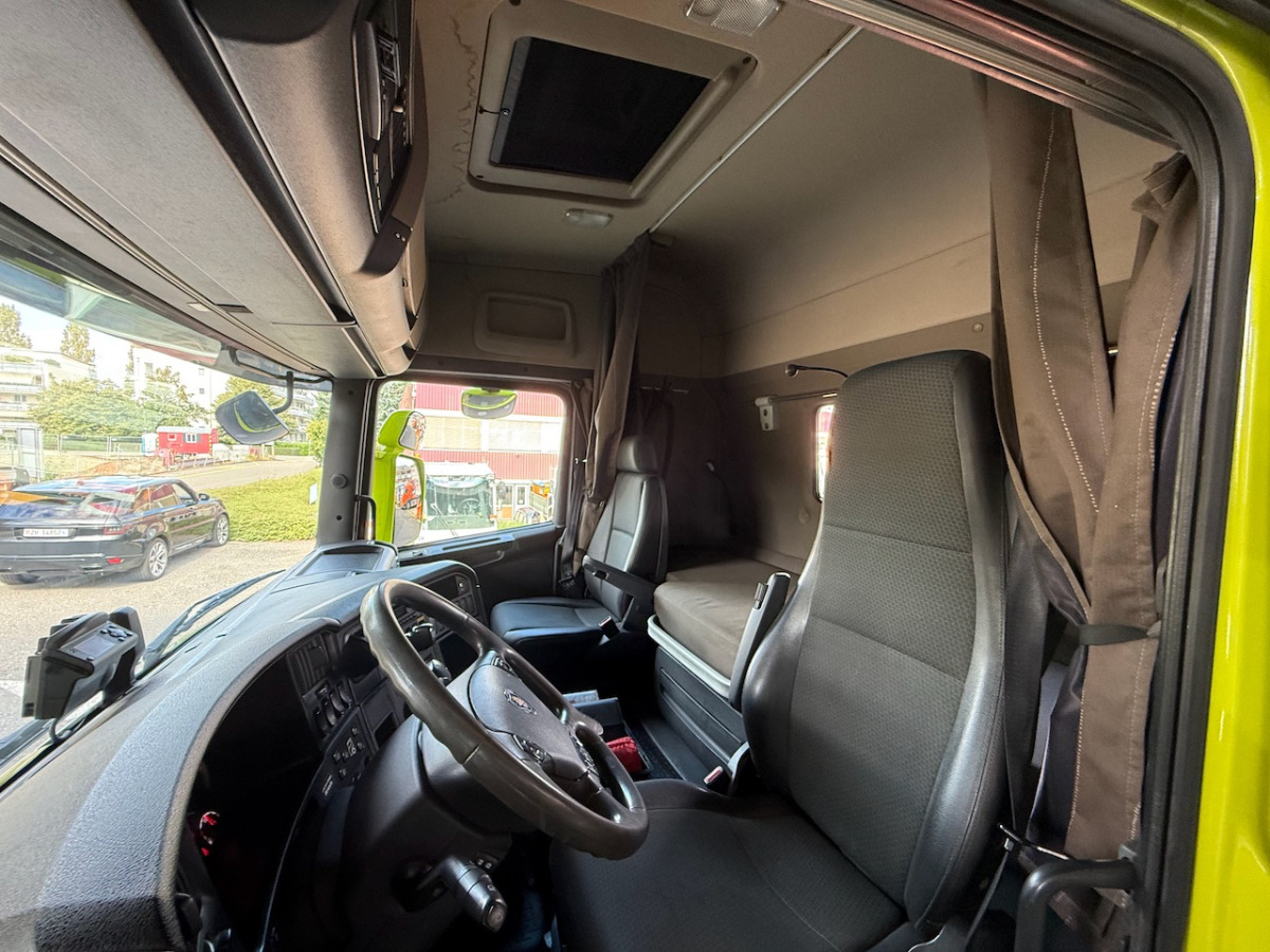 Camión multibasculante SCANIA R490 8x4