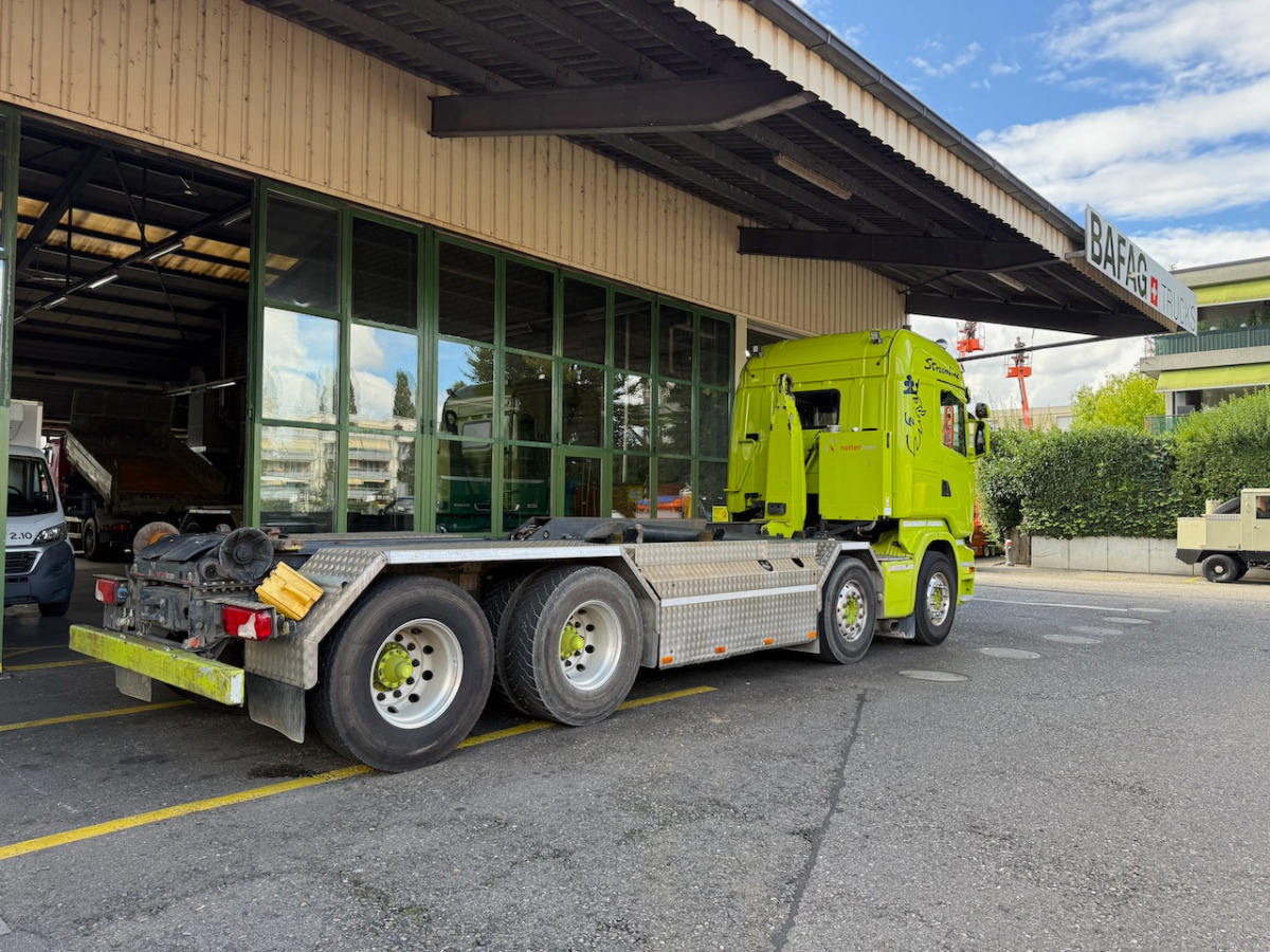 Camión multibasculante SCANIA R490 8x4