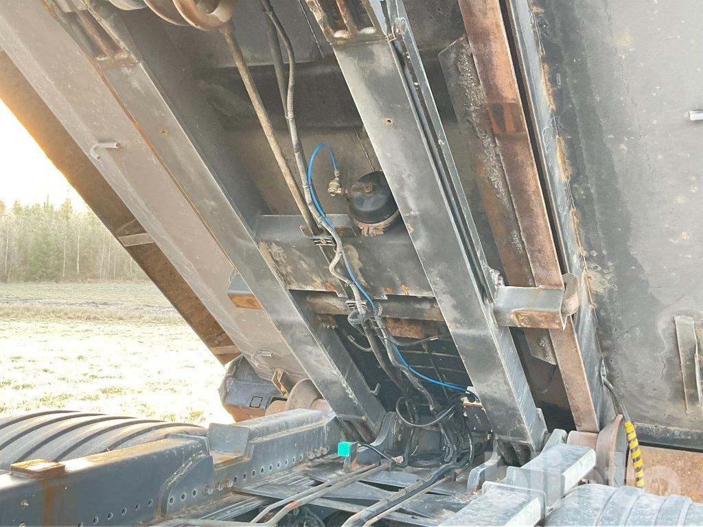 Camión multibasculante SCANIA R520LB8X4*4HNB