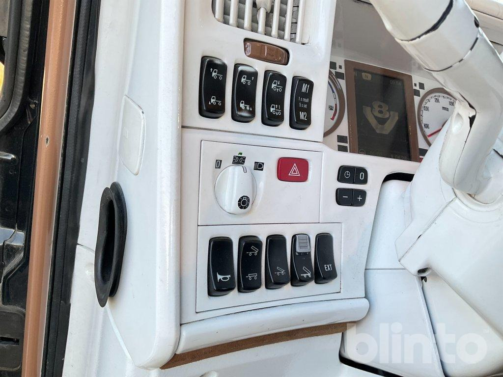 Camión multibasculante SCANIA R520LB8X4*4HNB