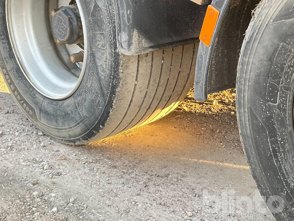 Camión multibasculante SCANIA R520LB8X4*4HNB