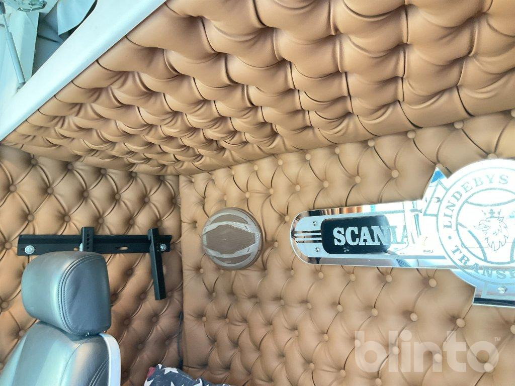 Camión multibasculante SCANIA R520LB8X4*4HNB