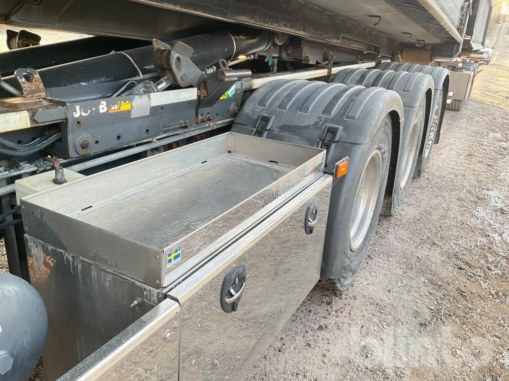 Camión multibasculante SCANIA R520LB8X4*4HNB