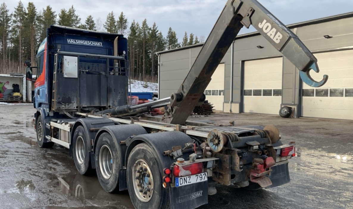 Camión multibasculante SCANIA R560