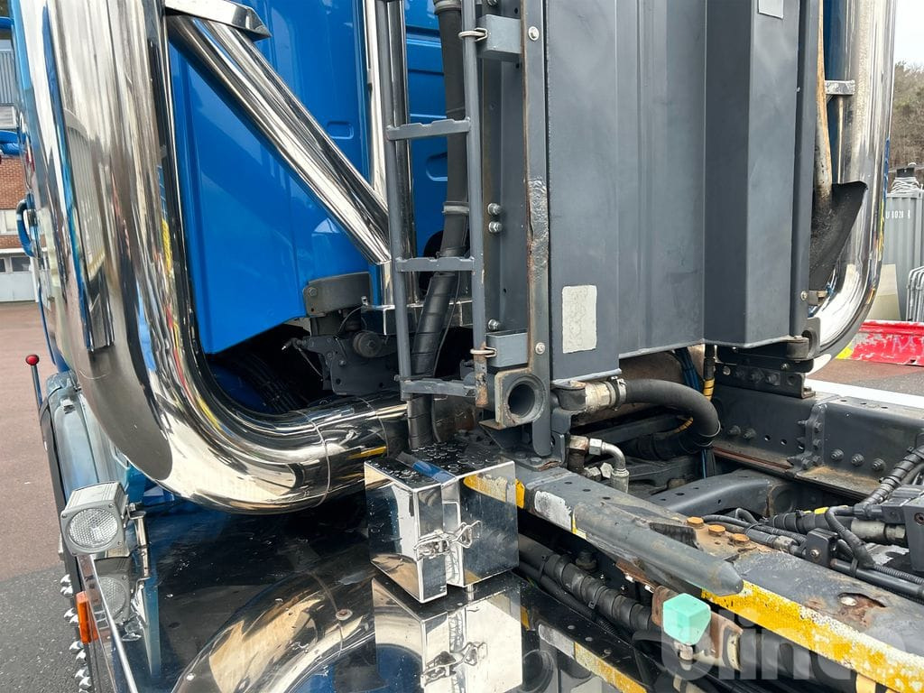 Camión multibasculante SCANIA R560LB 8X4*4 med JOAB 24T krok