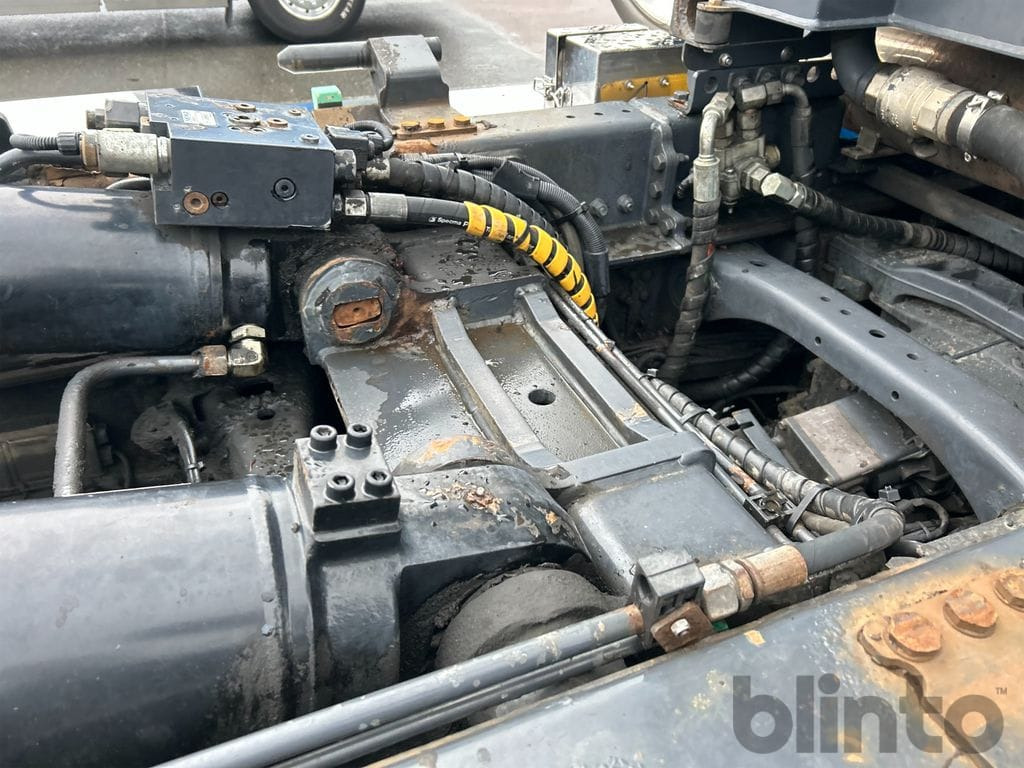 Camión multibasculante SCANIA R560LB 8X4*4 med JOAB 24T krok