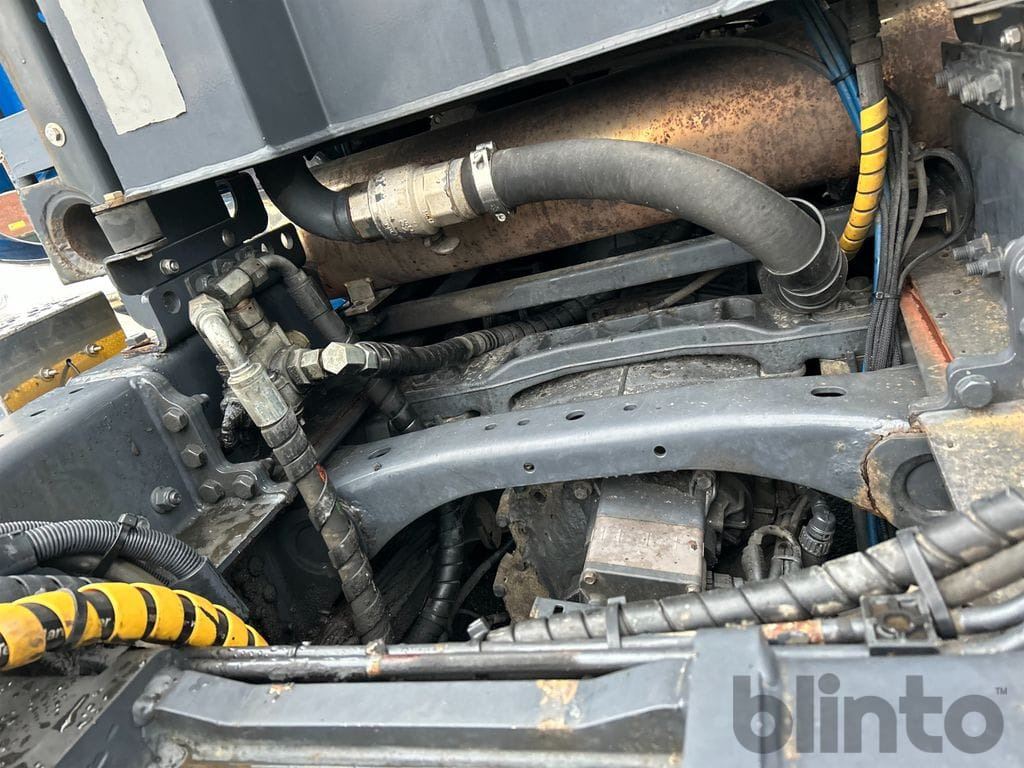 Camión multibasculante SCANIA R560LB 8X4*4 med JOAB 24T krok