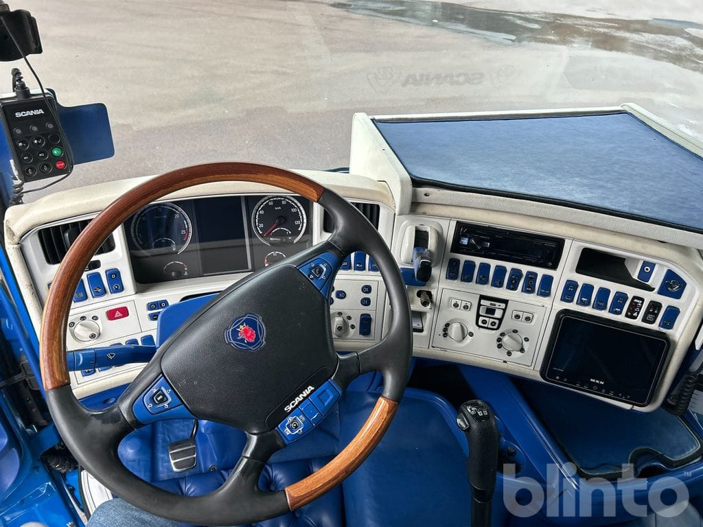 Camión multibasculante SCANIA R560LB 8X4*4 med JOAB 24T krok