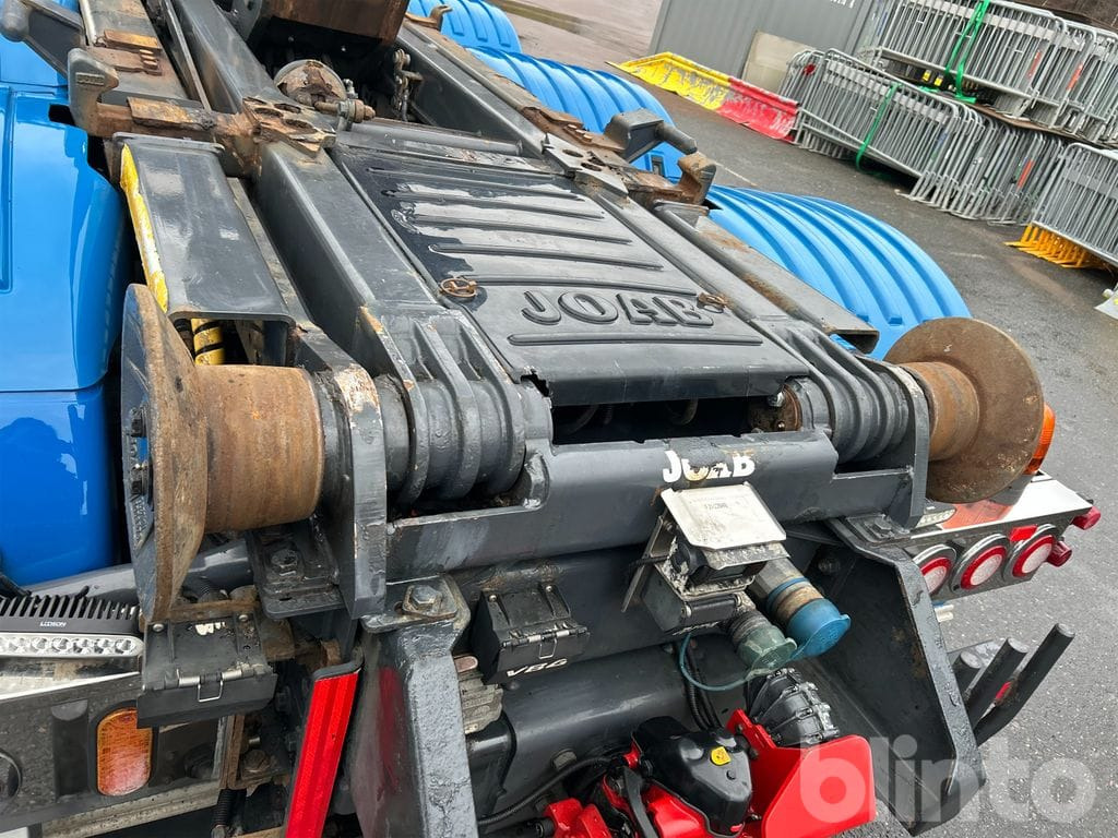 Camión multibasculante SCANIA R560LB 8X4*4 med JOAB 24T krok