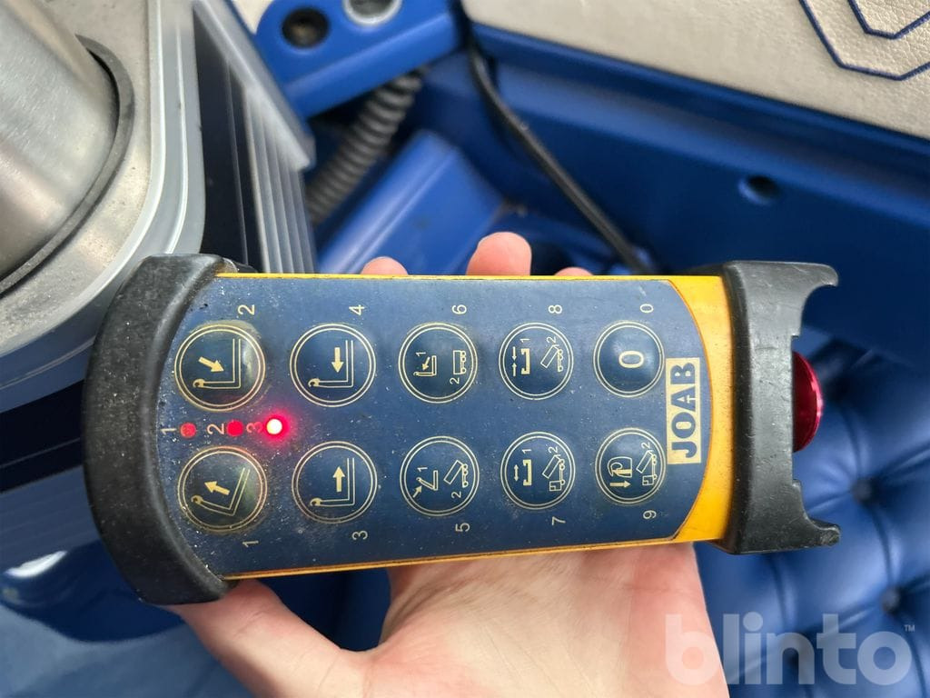 Camión multibasculante SCANIA R560LB 8X4*4 med JOAB 24T krok