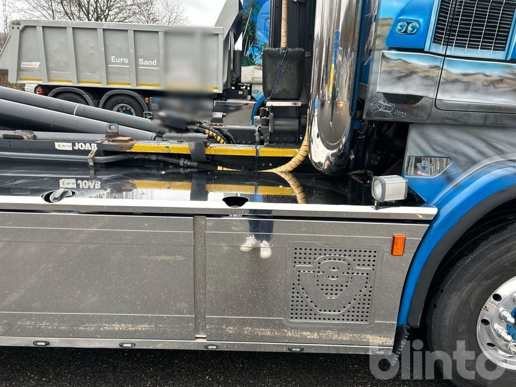 Camión multibasculante SCANIA R560LB 8X4*4 med JOAB 24T krok