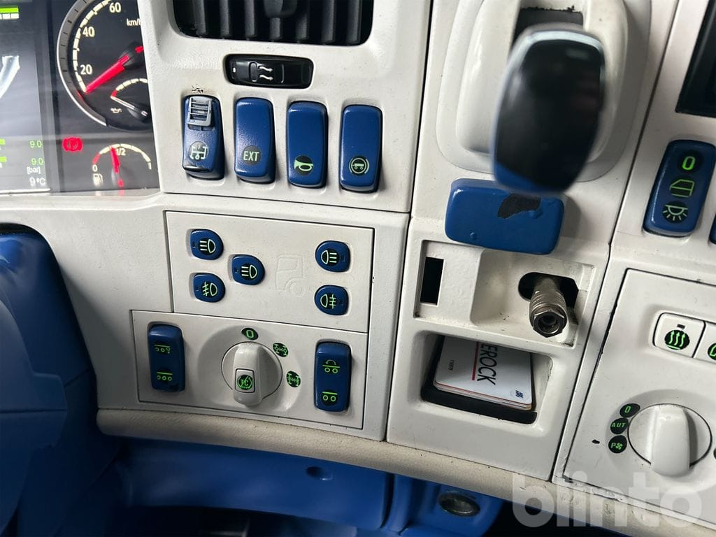 Camión multibasculante SCANIA R560LB 8X4*4 med JOAB 24T krok