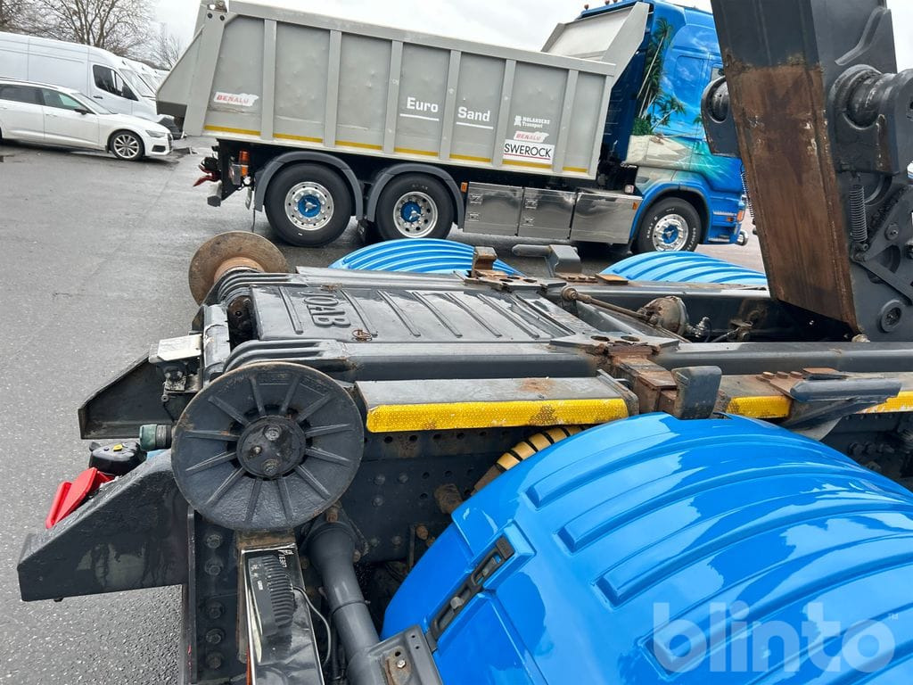 Camión multibasculante SCANIA R560LB 8X4*4 med JOAB 24T krok