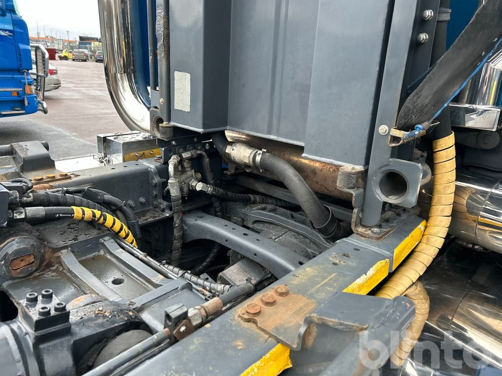 Camión multibasculante SCANIA R560LB 8X4*4 med JOAB 24T krok