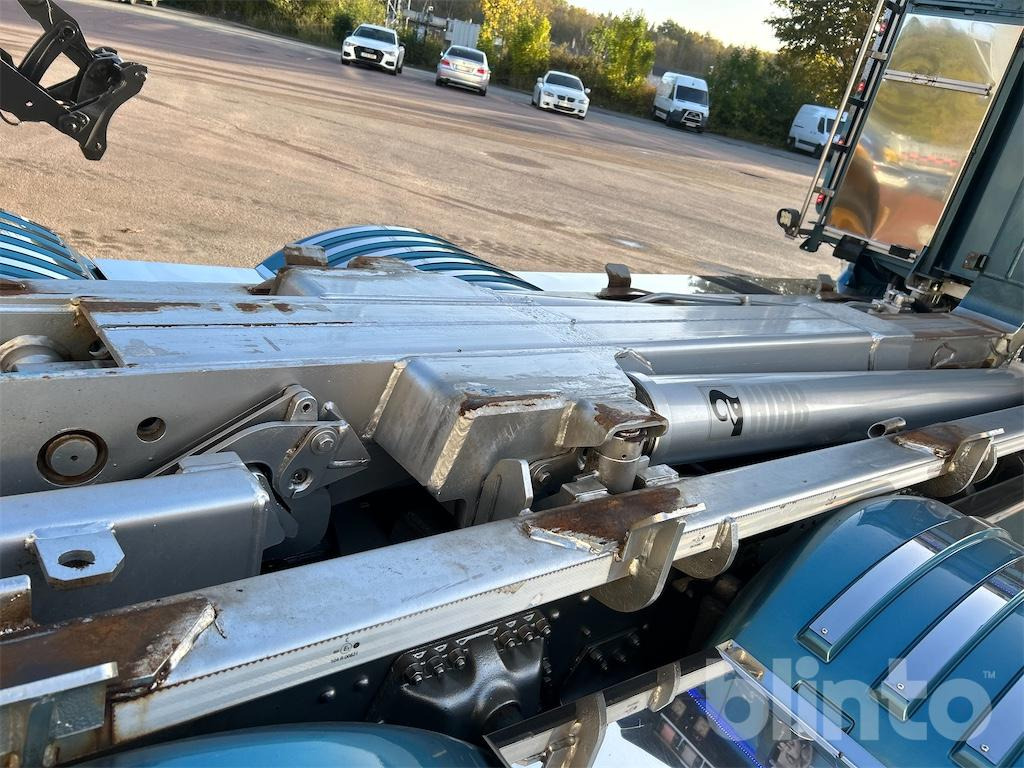 Camión multibasculante SCANIA R560LB 8X4 med HIAB 24T krok