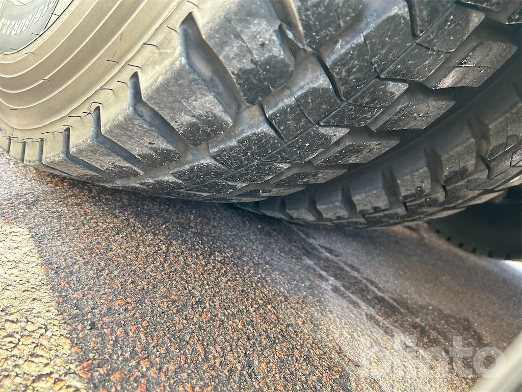 Camión multibasculante SCANIA R560LB 8X4 med HIAB 24T krok