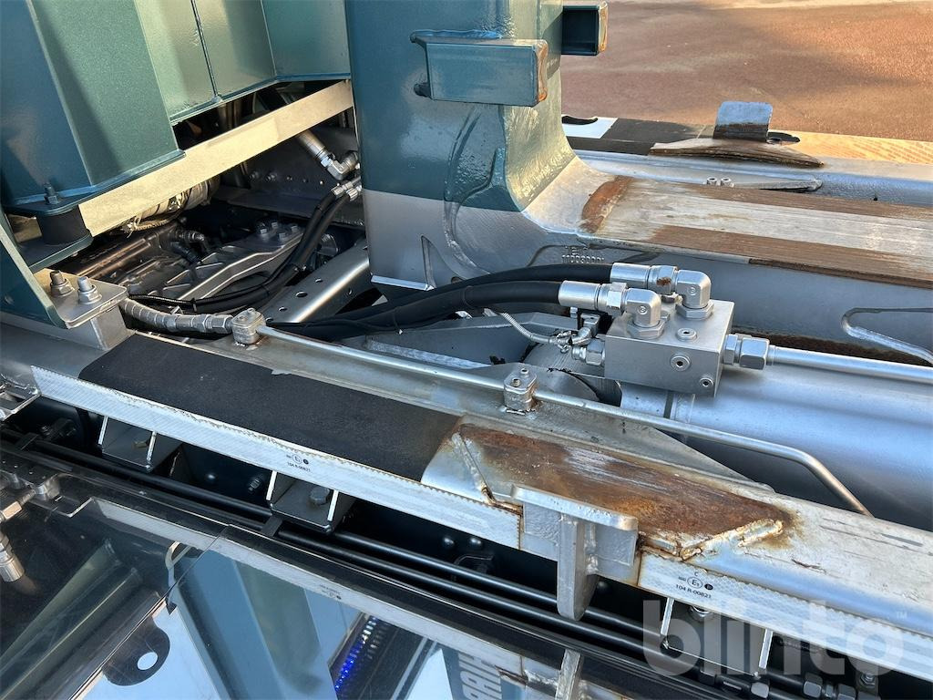 Camión multibasculante SCANIA R560LB 8X4 med HIAB 24T krok