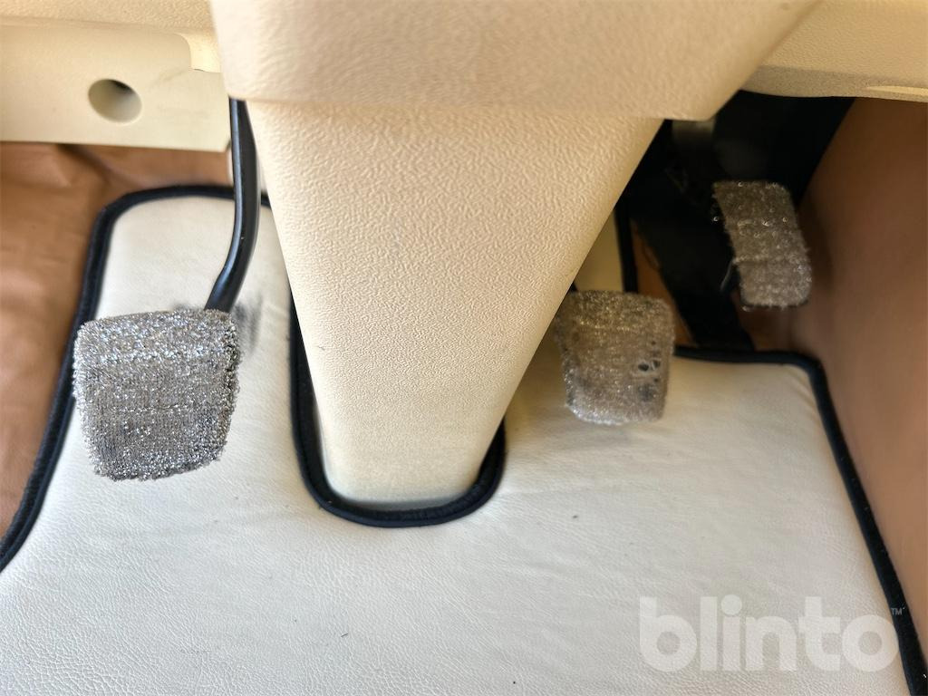 Camión multibasculante SCANIA R560LB 8X4 med HIAB 24T krok